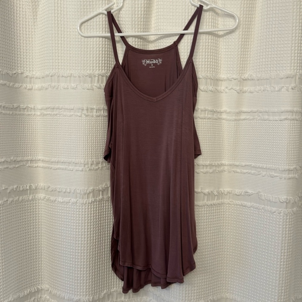 Mauve color T-shirt with open shoulders